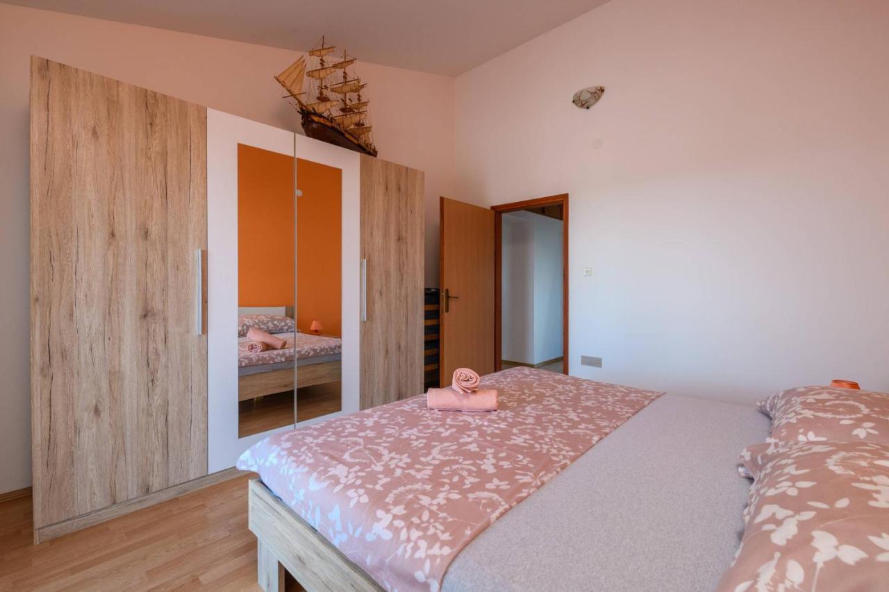 Appartamento Ana Ližnjan Esterno foto