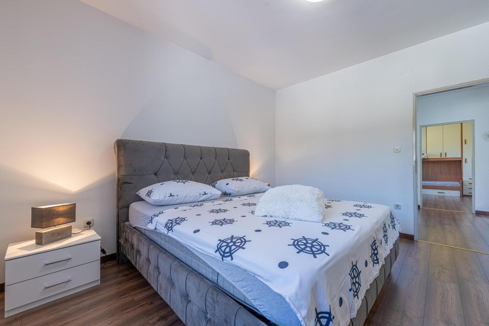 Appartamento Ana Ližnjan Esterno foto